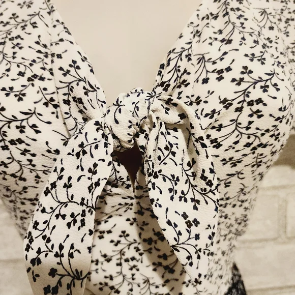 Cece Flirty Summer Dress - Picture 4 of 9